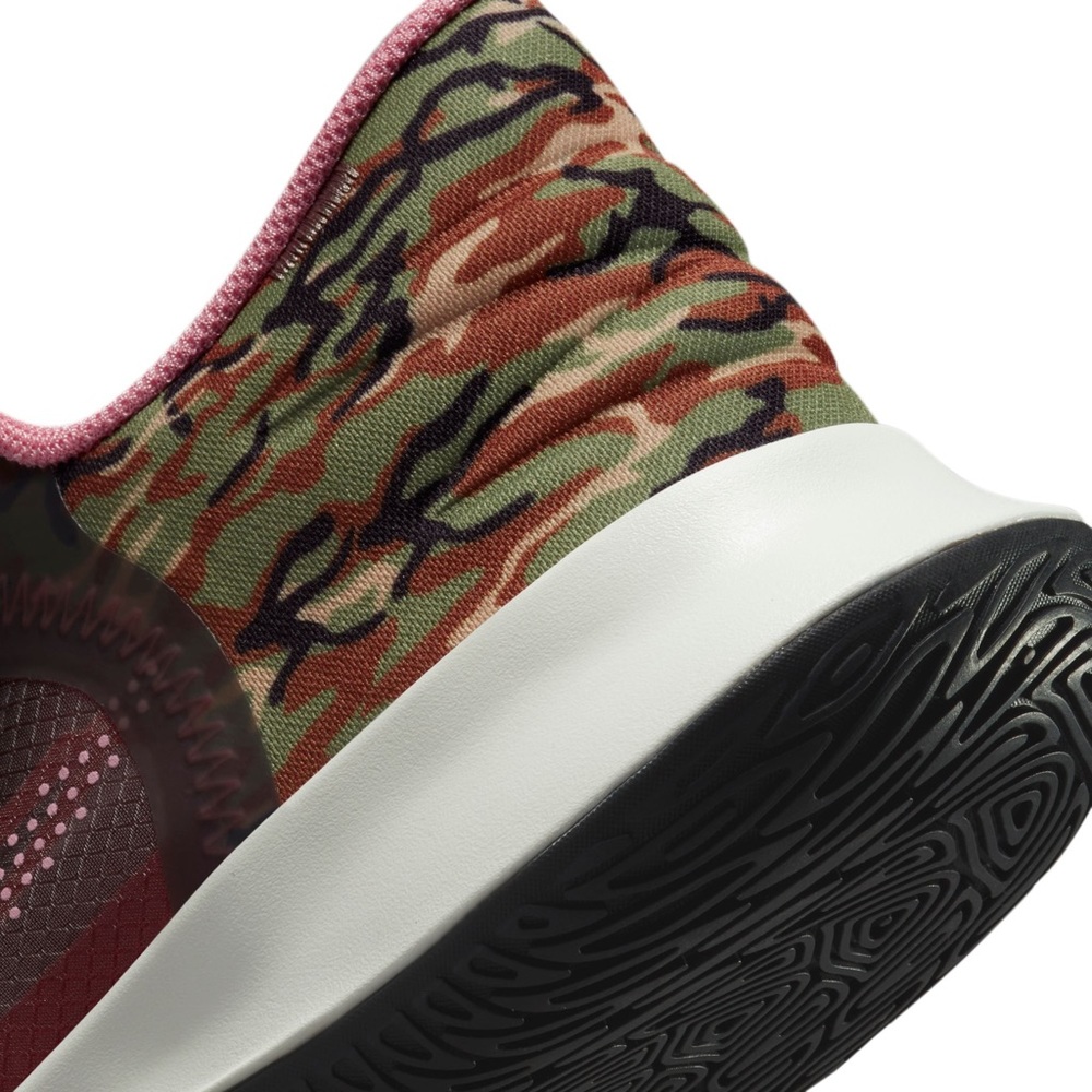 Kyrie Irvin flytrap v - Picture 11 of 14